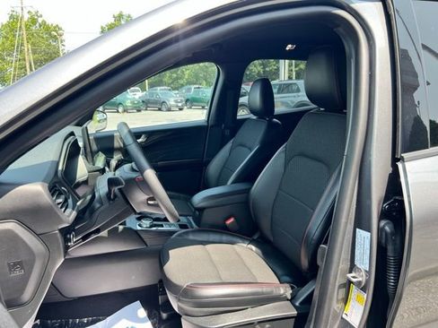 Used 2023 Ford Escape ST-Line Select w/ Tech Pack #2 image 9