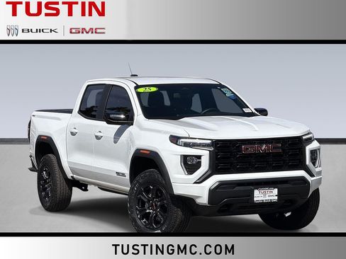 Used 2025 GMC Canyon Elevation AWD/4WD image 1