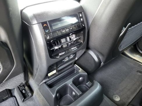 Used 2025 Jeep Grand Cherokee L Limited w/ Black Appearance Package AWD/4WD image 26
