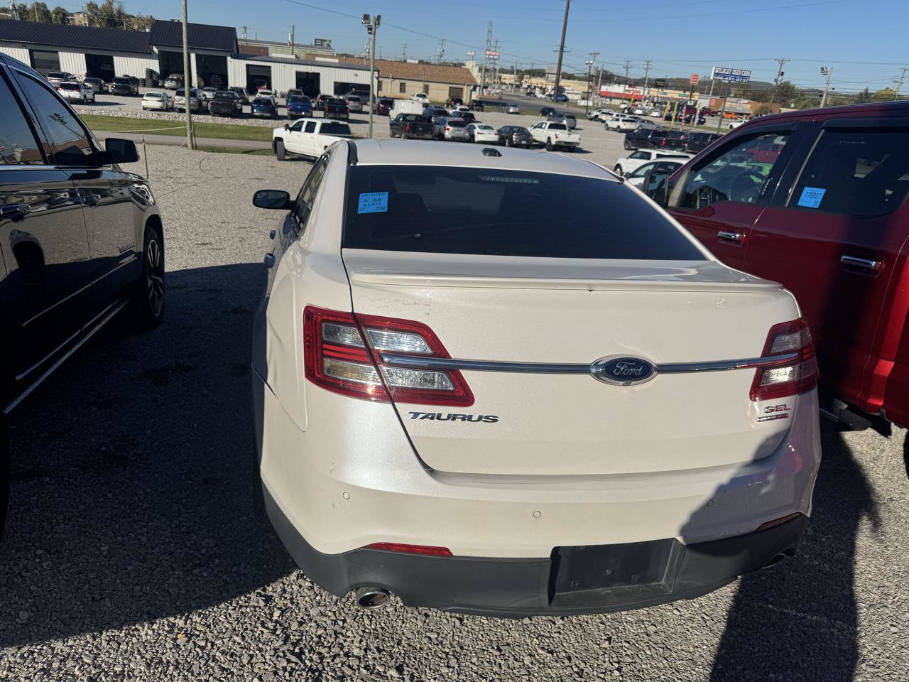 Used 2014 Ford Taurus SEL w/ Equipment Group 201A FWD image 4