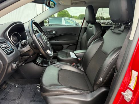 Used 2021 Jeep Compass Latitude w/ Sun and Sound Group FWD image 18