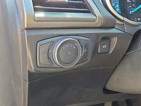 Used 2018 Ford Fusion SE image 23