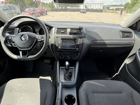 Used 2016 Volkswagen Jetta S FWD image 3