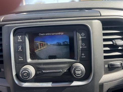 Used 2018 RAM 3500 Tradesman w/ Chrome Appearance Group RWD image 29