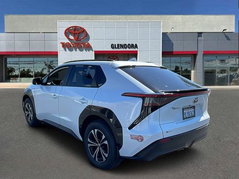 Certified 2022 Toyota Venza LE AWD/4WD image 5