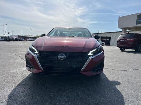 Used 2024 Nissan Altima 2.5 SV AWD/4WD image 8