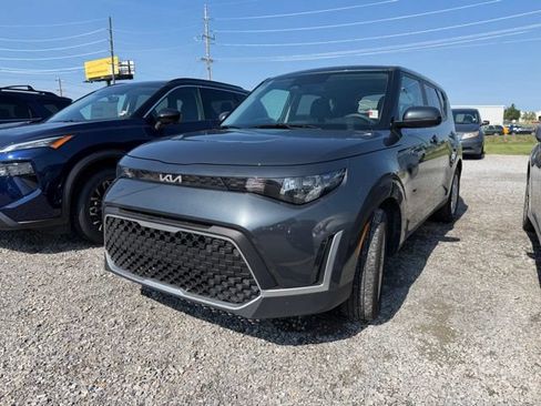 Used 2025 Kia Soul LX FWD image 34