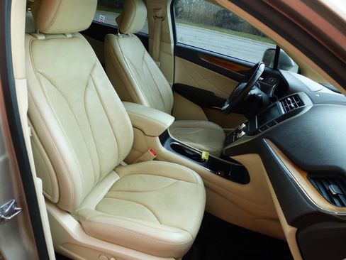 Used 2015 Lincoln MKC Base AWD 4dr SUV w/ Equipment Group 102A Reserve image 48