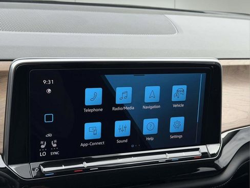 Used 2025 Volkswagen Atlas SE FWD image 3