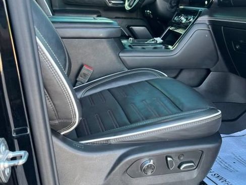Used 2024 GMC Sierra 2500 AT4X AWD/4WD image 7