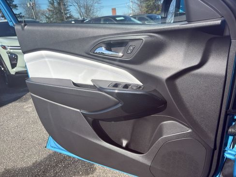 New 2026 Chevrolet Trax LT w/ Driver Confidence Package image 9