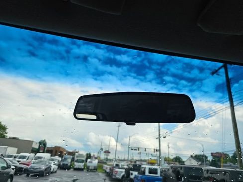 Used 2011 Ford E-350 and Econoline 350 XLT image 21