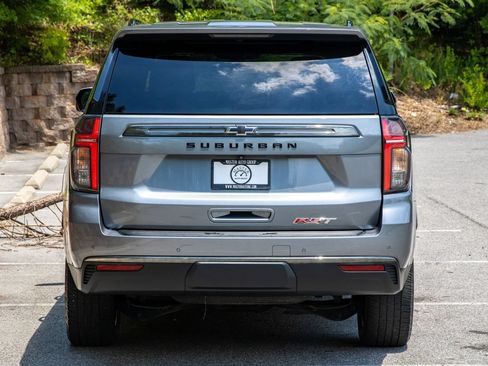 Used 2022 Chevrolet Suburban RST w/ Luxury Package AWD/4WD image 7