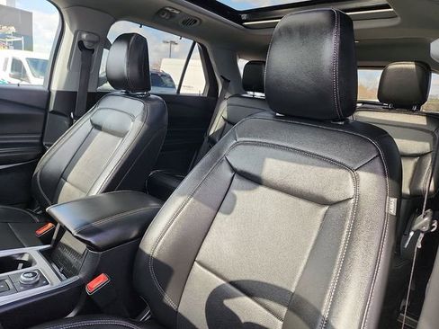Certified 2024 Ford Explorer Limited w/ Limited Technology Package AWD/4WD image 11