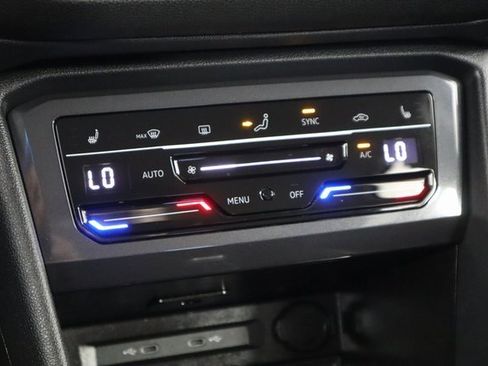 Used 2024 Volkswagen Tiguan Wolfsburg Edition image 28