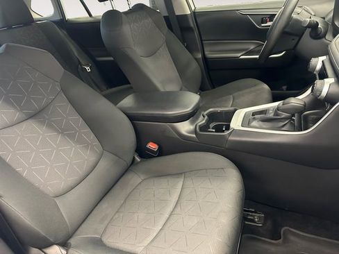 Used 2024 Toyota RAV4 XLE AWD/4WD image 15