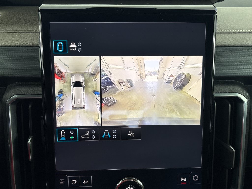 Used 2026 GMC Acadia Elevation w/ Elevation Premium Package FWD image 38