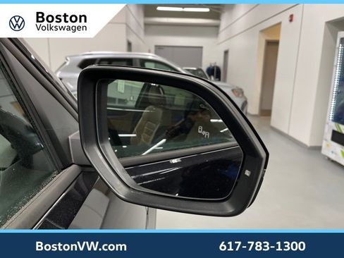 Used 2025 Volkswagen Atlas Cross Sport SEL R-Line image 7