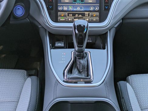 Used 2025 Subaru Outback Premium image 19