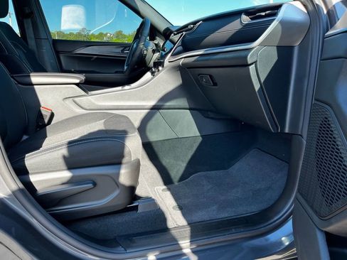 Used 2025 Jeep Grand Cherokee Laredo w/ Luxury Tech Group I image 12