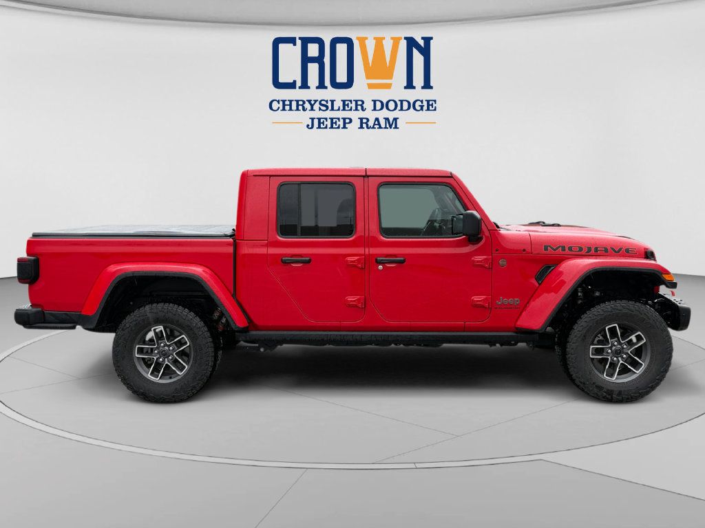 Used 2025 Jeep Gladiator Mojave AWD/4WD image 2