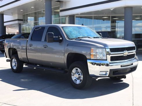 Used 2007 Chevrolet Silverado 2500 LTZ w/ Safety Package AWD/4WD image 8