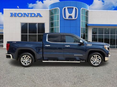 Used 2022 GMC Sierra 1500 SLT image 2