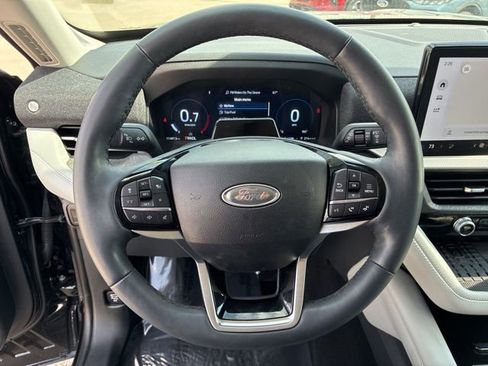 Used 2025 Ford Explorer Platinum w/ Ultimate Package image 39