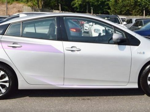 Used 2020 Toyota Prius Prime LE FWD image 15