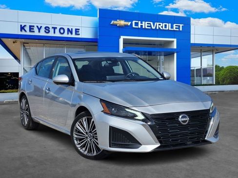 Used 2023 Nissan Altima 2.5 SL FWD image 1