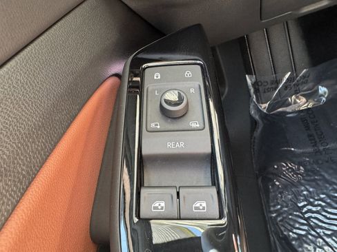 Used 2022 Volkswagen ID.4 Pro S image 27