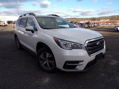 Used 2019 Subaru Ascent Premium image 4