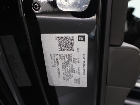 Used 2019 Chevrolet Corvette Stingray Coupe w/ Carbon Flash Badge Package RWD image 46