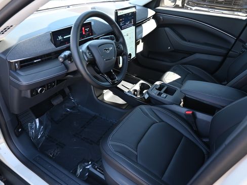 New 2025 Ford Mustang Mach-E Premium image 17