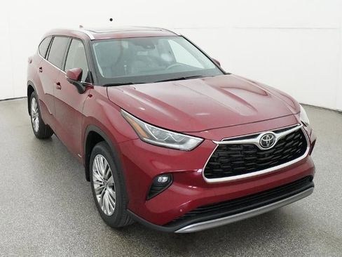 New 2026 Toyota Highlander Platinum image 14