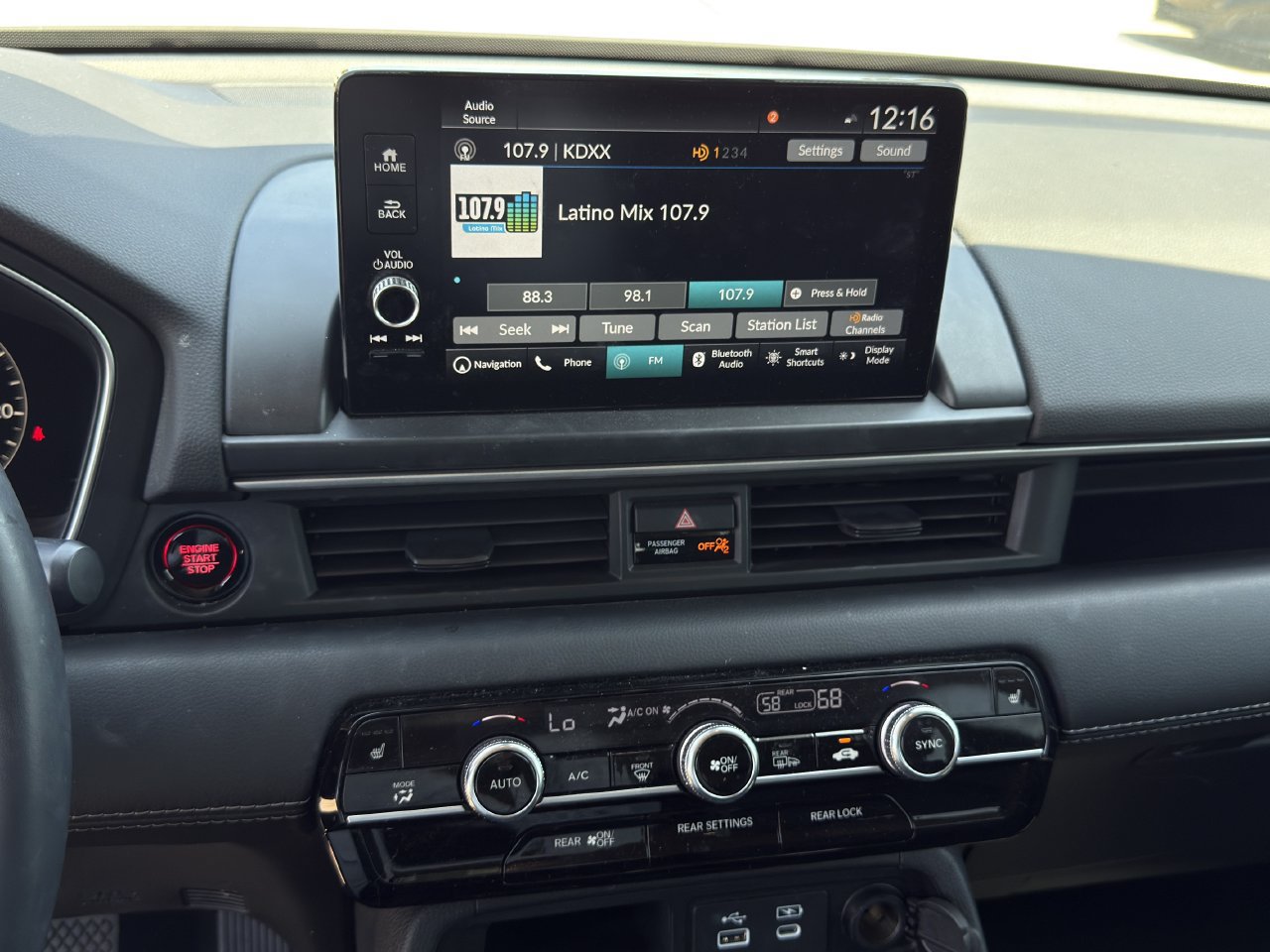 Used 2023 Honda Pilot Touring image 14
