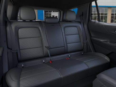 New 2027 Chevrolet Equinox LT w/ Convenience Package II FWD image 17