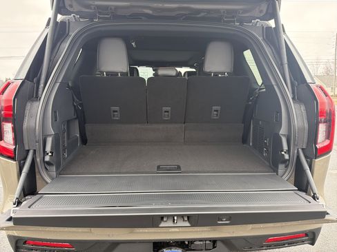 New 2026 Ford Expedition Tremor image 2