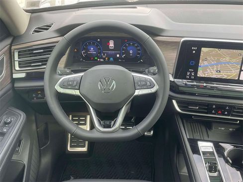 New 2025 Volkswagen Atlas SEL Premium R-Line image 15