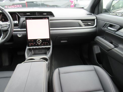 Used 2025 GMC Terrain Elevation w/ Elevation Premium Package AWD/4WD image 14
