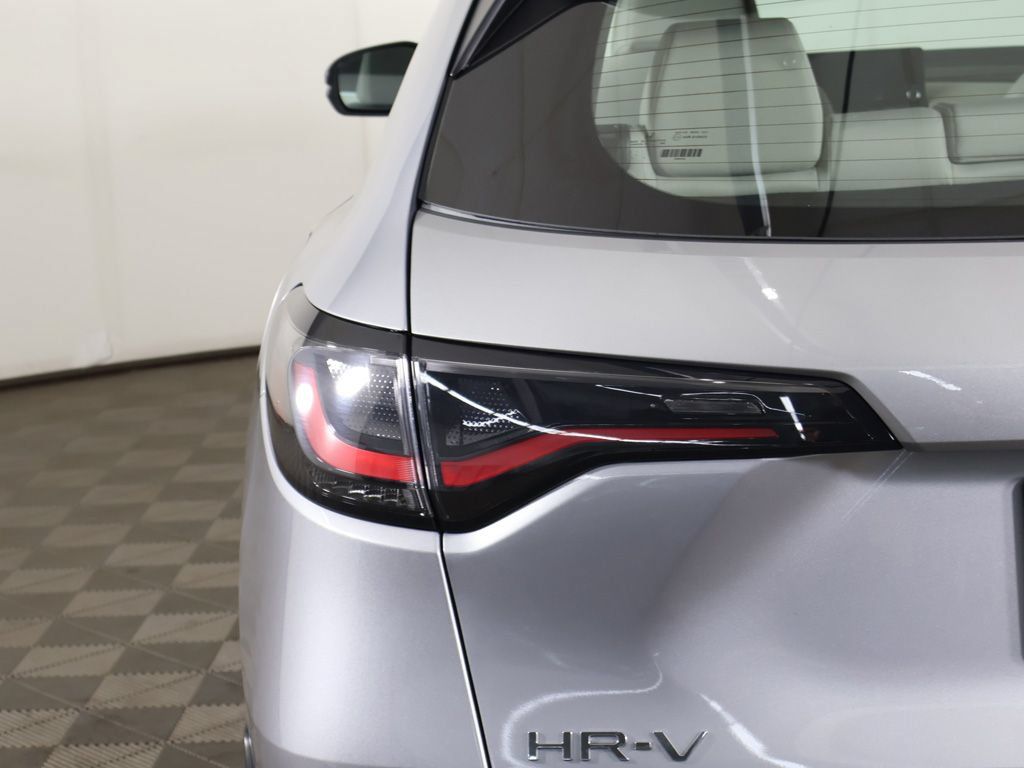 Used 2024 Honda HR-V LX image 12
