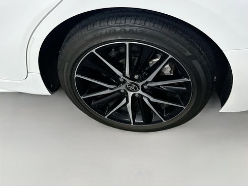 Used 2024 Toyota Camry SE FWD image 11