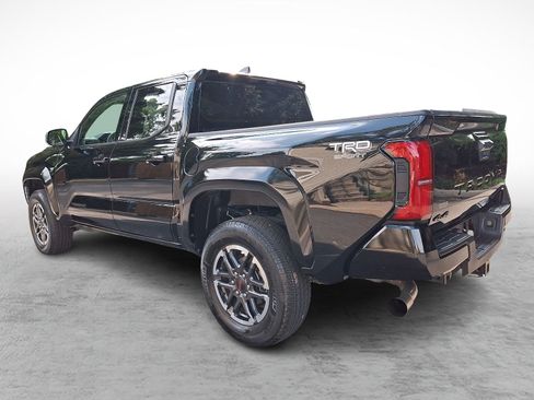 Used 2025 Toyota Tacoma TRD Sport AWD/4WD image 4