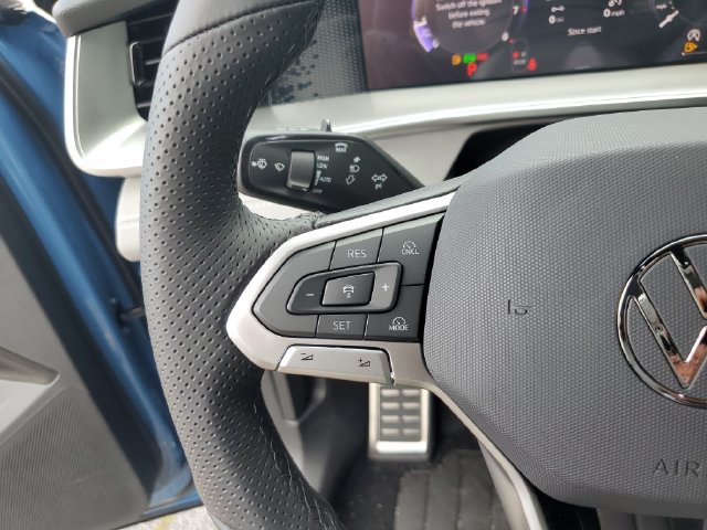 New 2026 Volkswagen Tiguan SE R-Line FWD image 26