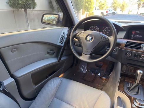 Used 2006 BMW 530xi Wagon image 24