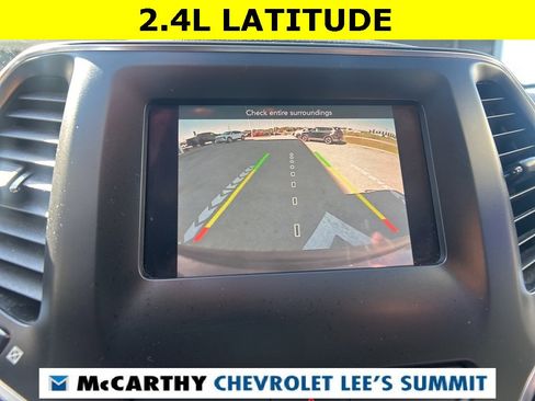 Used 2019 Jeep Cherokee Latitude w/ Popular Appearance Group image 10