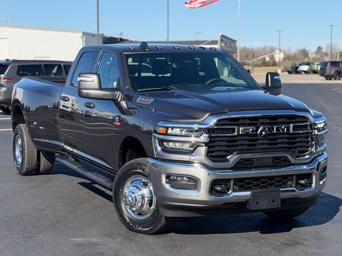 New 2026 RAM 3500 Tradesman AWD/4WD image 4