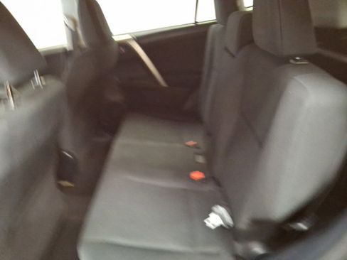 Used 2015 Toyota RAV4 LE image 12