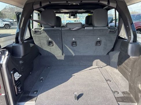 Used 2025 Jeep Wrangler Unlimited Sahara w/ Safety Group AWD/4WD image 24