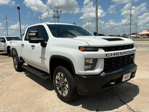Used 2022 Chevrolet Silverado 2500 Custom w/ Custom Value Package AWD/4WD image 4